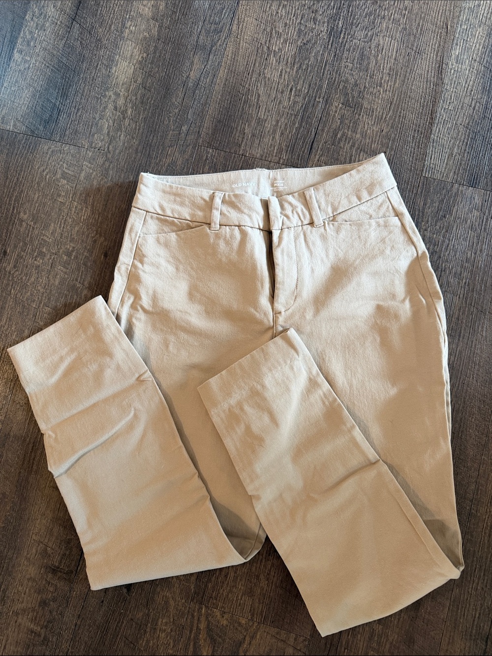 Old Navy women’s Beige Straight Chino Pants